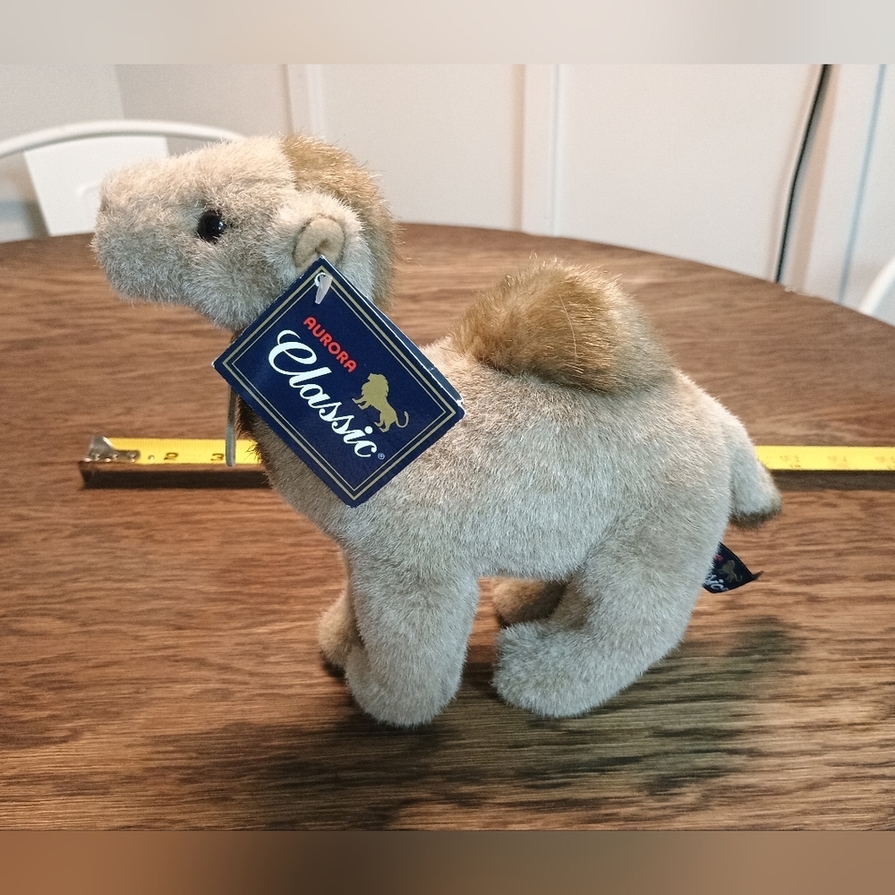 Aurora classic 9 inch camel plush with tags - Picture 3 of 5